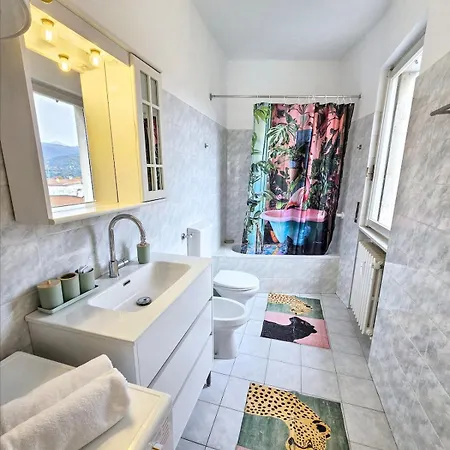 Apartamento Family Flat With Balcony & Views